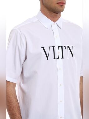 Valentino White VLTN Print Short-Sleeve Button-Down Shirt Sz. 37/14 1/2